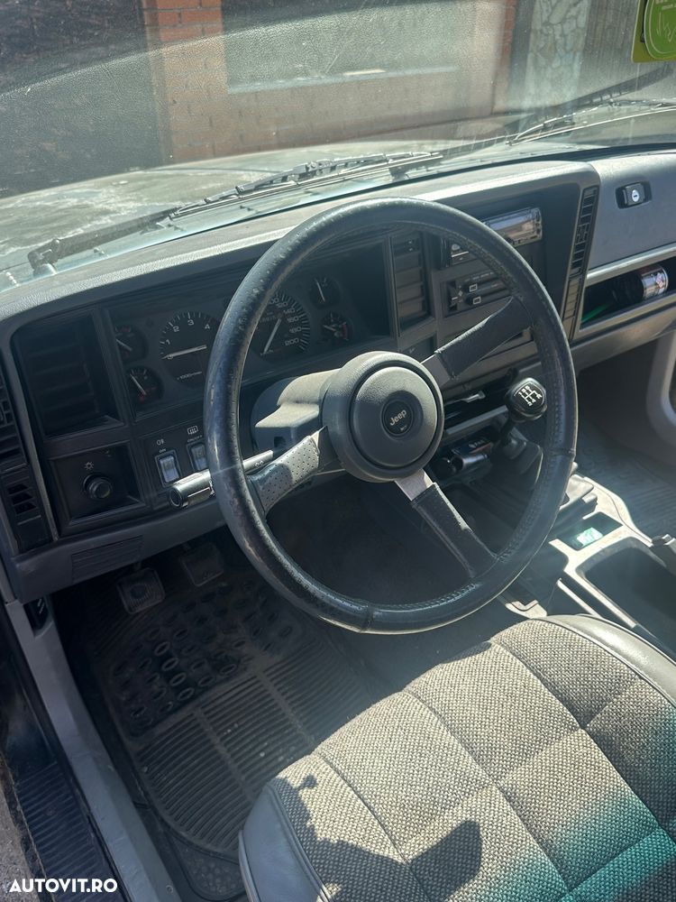 Jeep Cherokee - 6