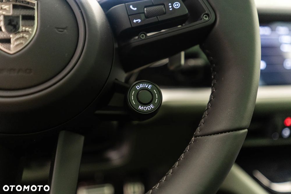 Porsche Cayenne Turbo E-Hybrid PHEV - 19