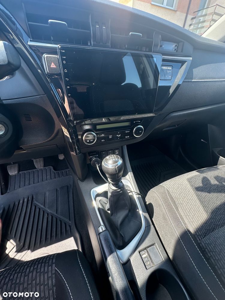 Toyota Auris 1.6 Premium Comfort - 14