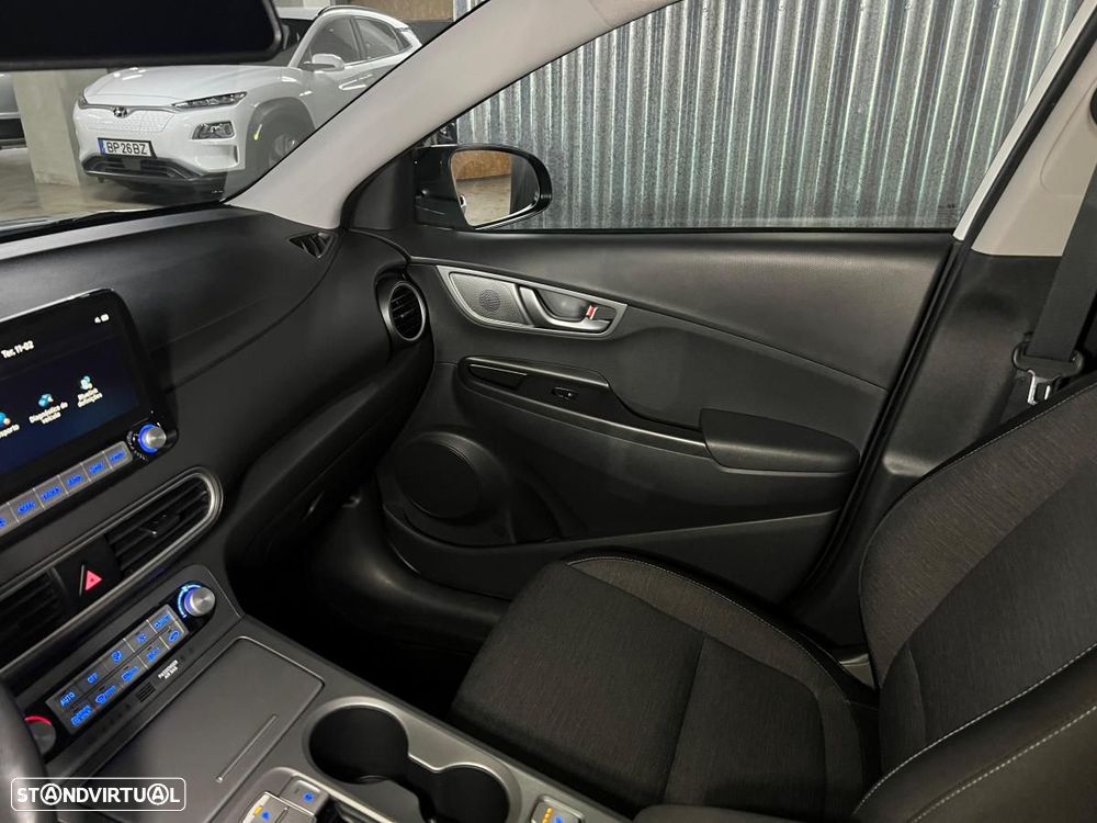 Hyundai Kauai EV 64 kWh Premium - 38