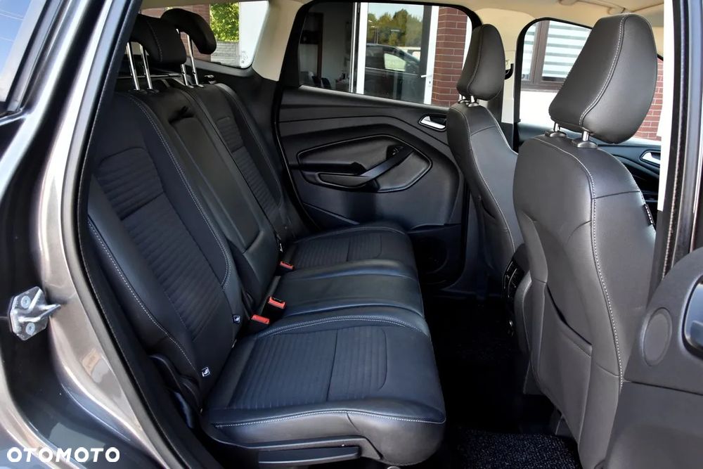 Ford Kuga 2.0 TDCi 4x4 Titanium - 25