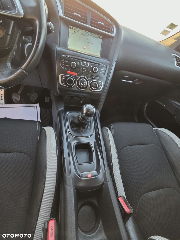 Citroën DS4 BlueHDi 150 S&S Urban Show - 26