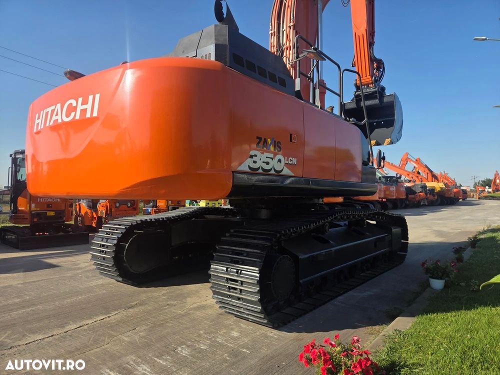 Hitachi ZX350LCN-6, 8.687h, CUPLA RAPIDA, cupa 2,2mc dinti NOI, latime 2,99m, ad sapare 7m, lant 90% bun doar 595h deplasare, consum mediu 17l/h, inst picon, inst rotire pe brate, GRESARE AUTOMATA, camera spate, ridica 25t, PROMOTIE 97.900 EUR+Tva - 3