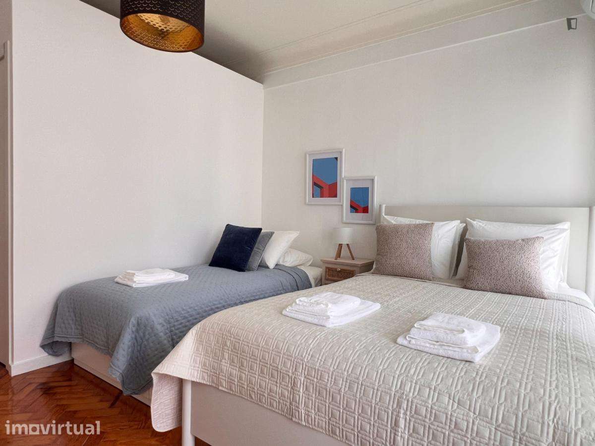 Quarto - localizado em Roma-Areeiro Lisbon - Grande imagem: 3/22