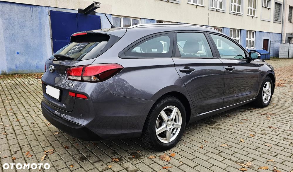 Hyundai i30 1.6 D Classic + - 4