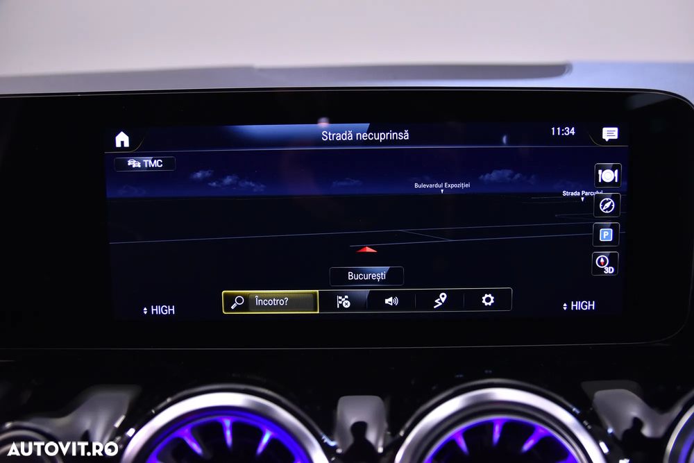 Mercedes-Benz GLA - 23