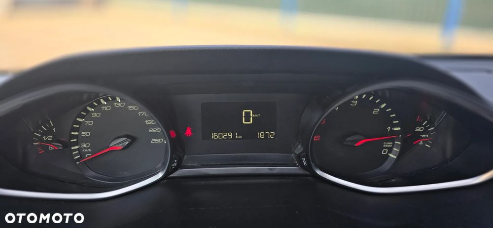 Peugeot 308 1.6 e-HDi Access S&S - 10