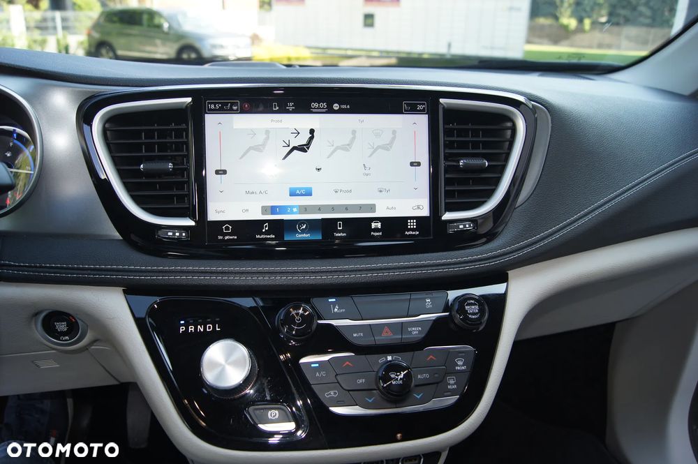 Chrysler Pacifica - 9