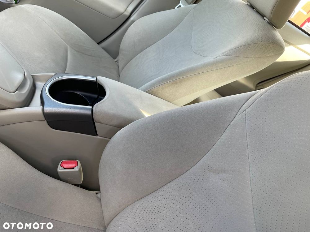 Toyota Prius (Hybrid) Comfort - 9