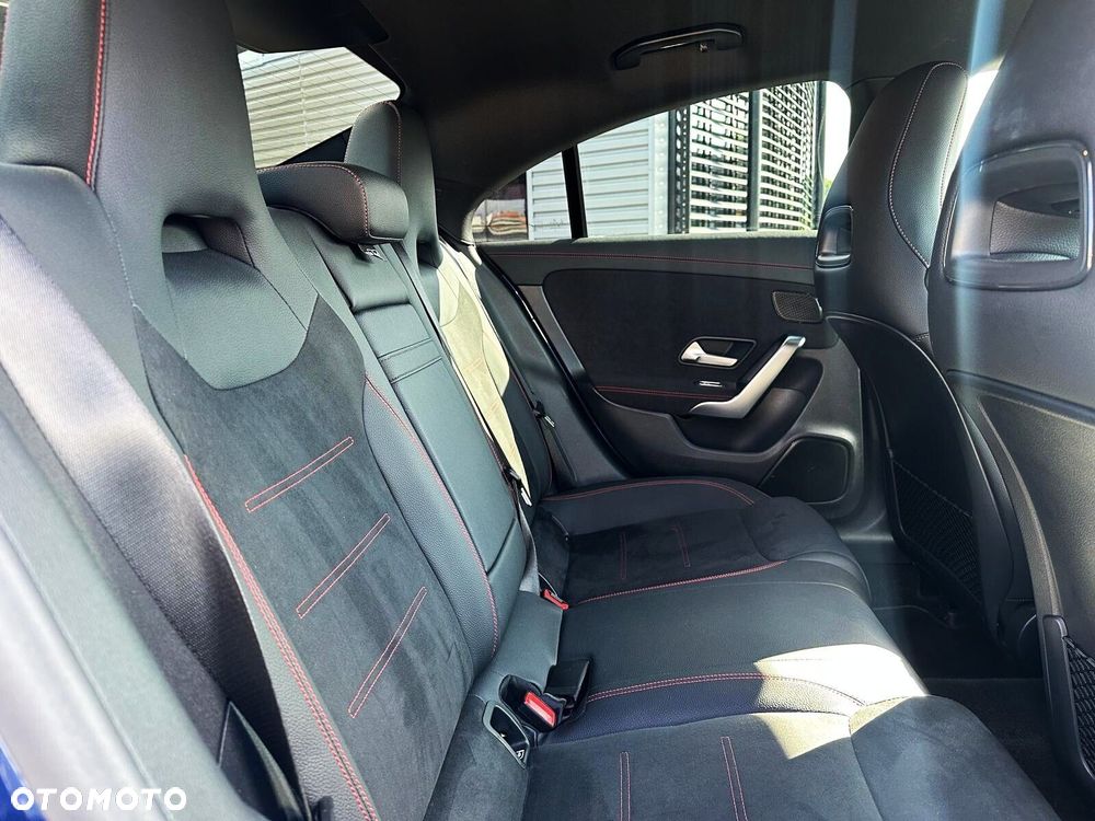 Mercedes-Benz CLA - 16