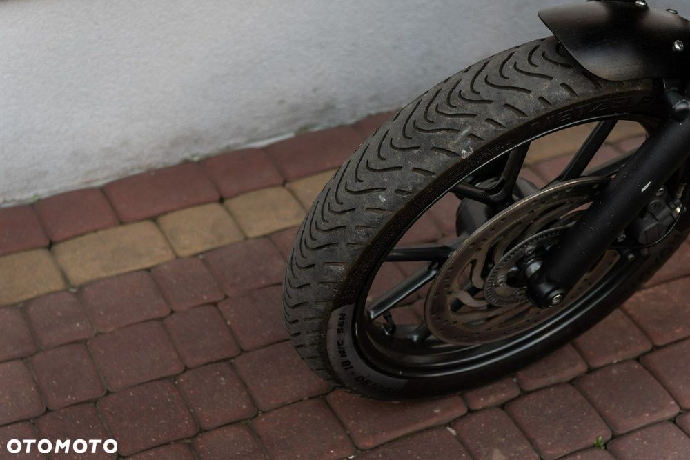 Triumph Bonneville - 7