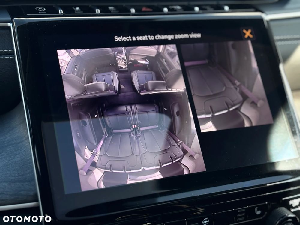 Jeep Grand Cherokee - 36