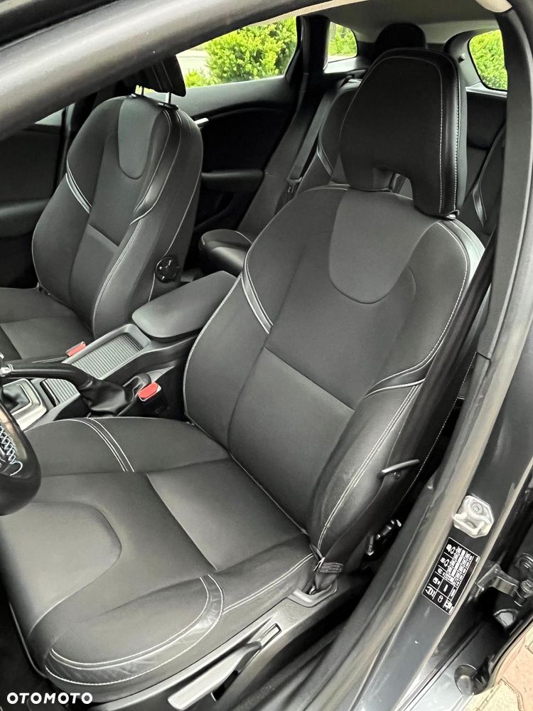 Volvo V40 D2 You - 4