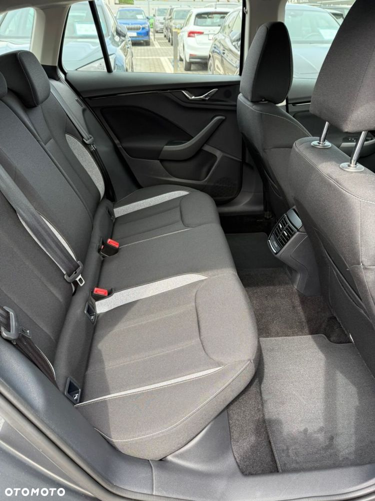 Skoda Scala 1.0 TSI Selection DSG - 25