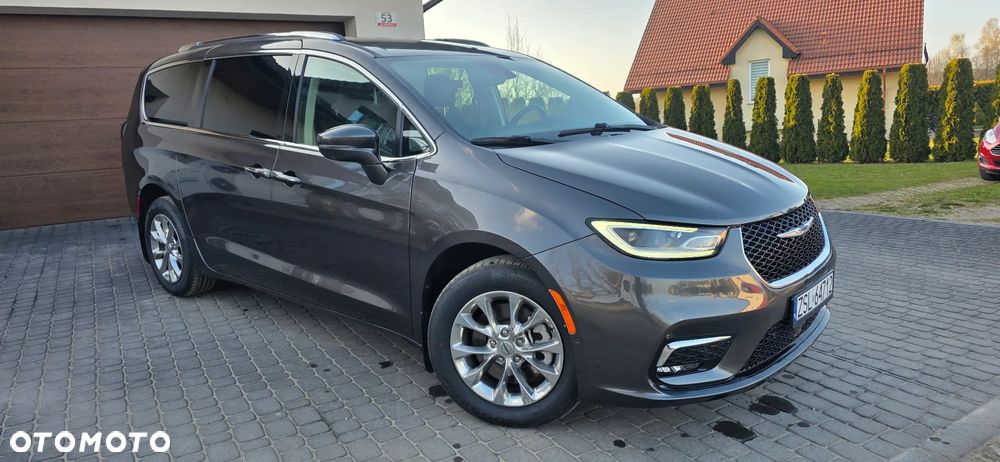 Chrysler Pacifica - 1