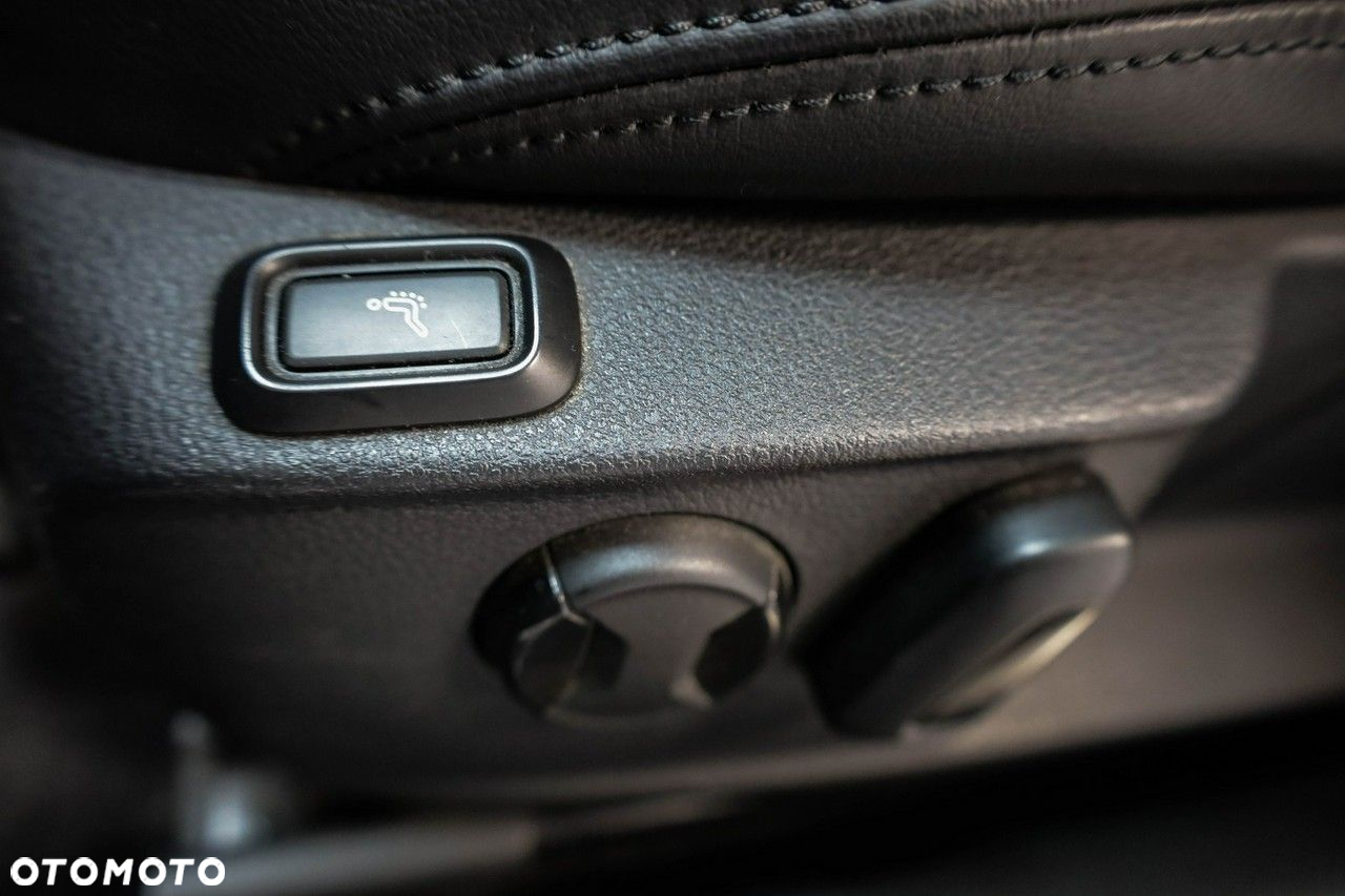 Volkswagen Passat - 16
