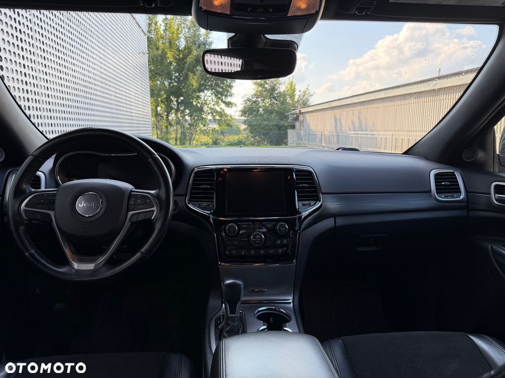 Jeep Grand Cherokee - 10