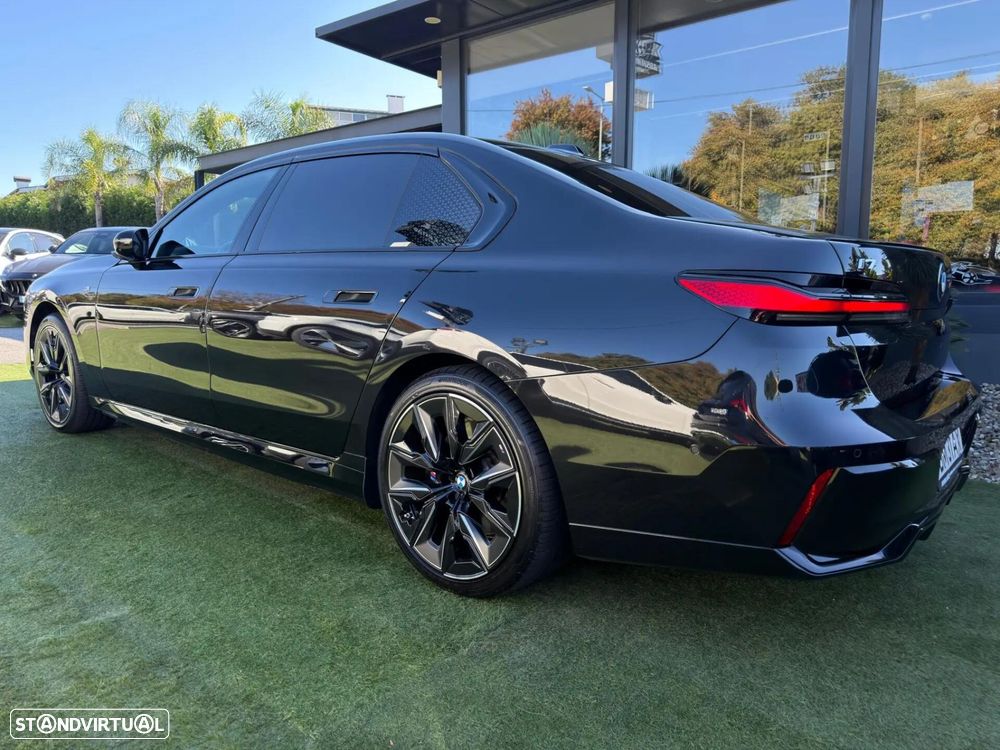 BMW i7 xDrive60 Pack Desportivo M Pro - 17