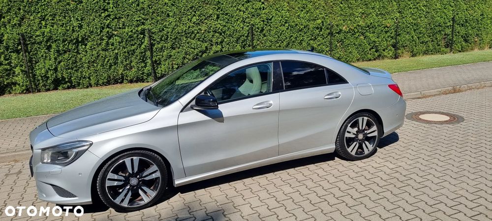 Mercedes-Benz CLA 200 7G-DCT Urban - 5