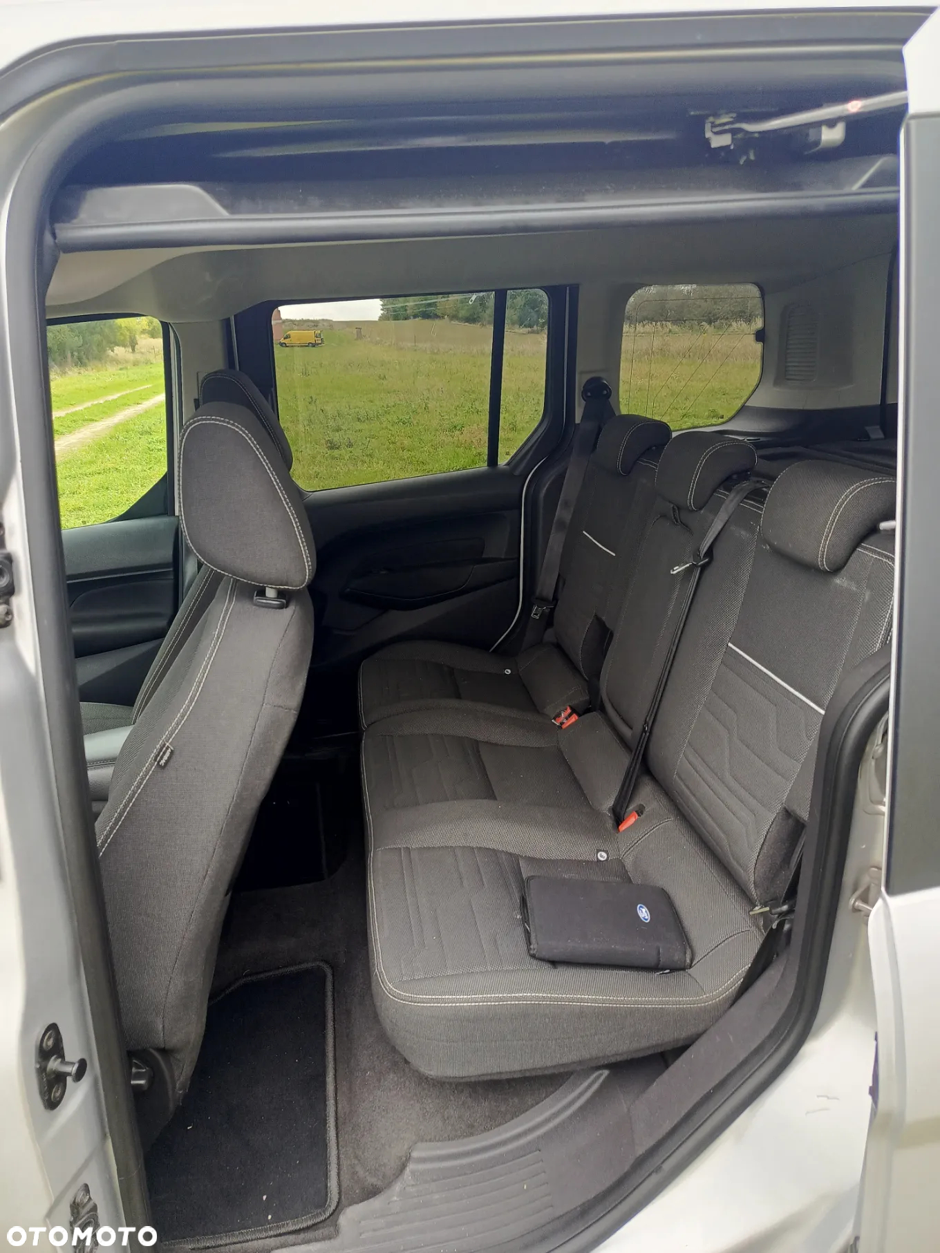 Ford Tourneo Connect 1.5 TDCi Titanium - 10