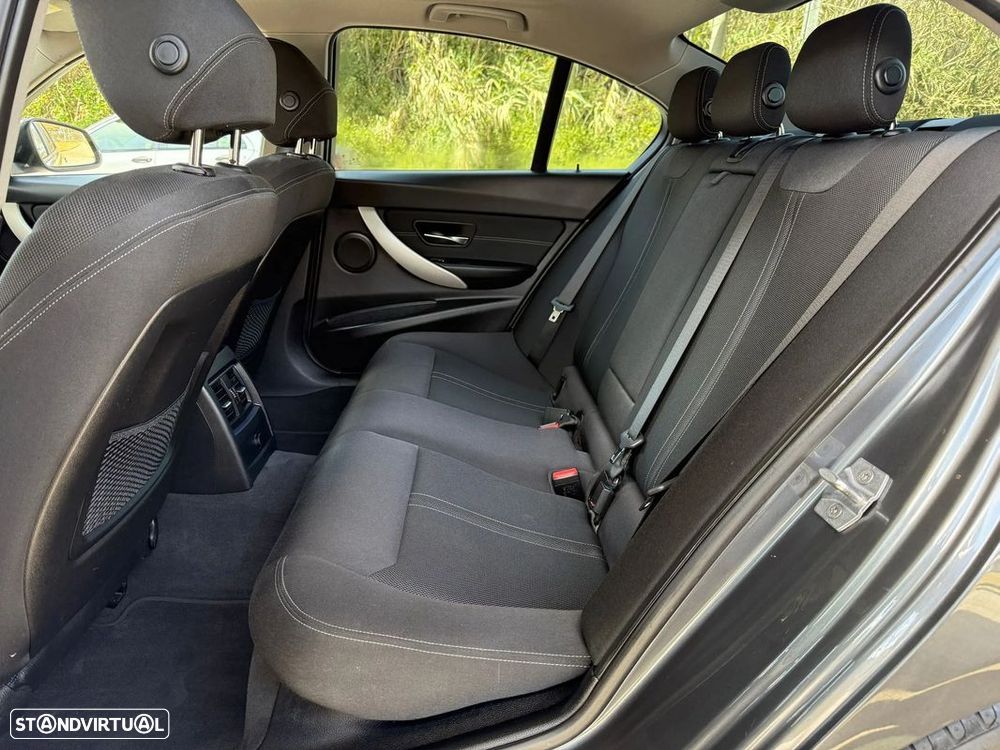 BMW 330 e iPerformance Line Sport - 11