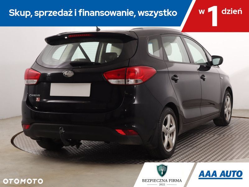 Kia Carens - 7