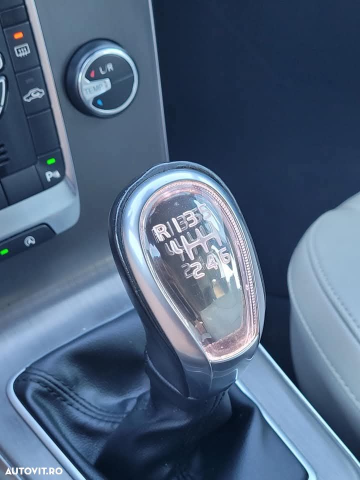 Volvo V40 D2 ECO Momentum - 11