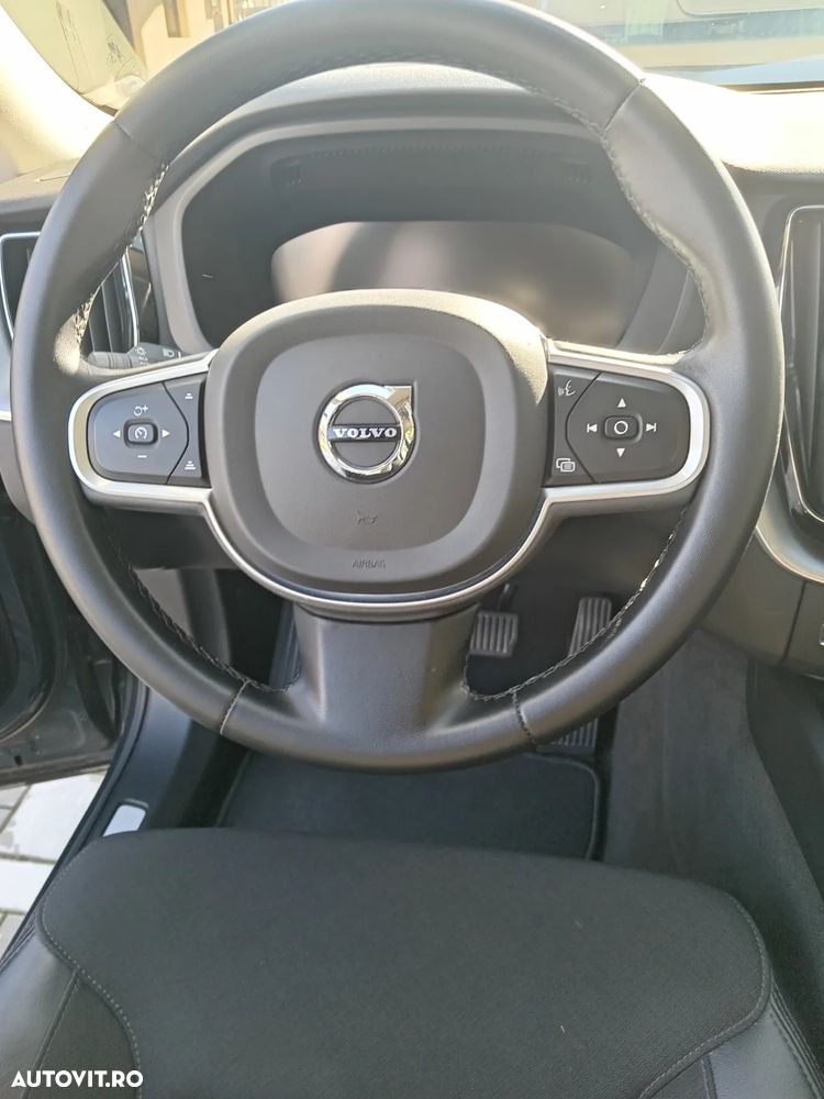 Volvo XC 60 D4 Momentum Pro - 16