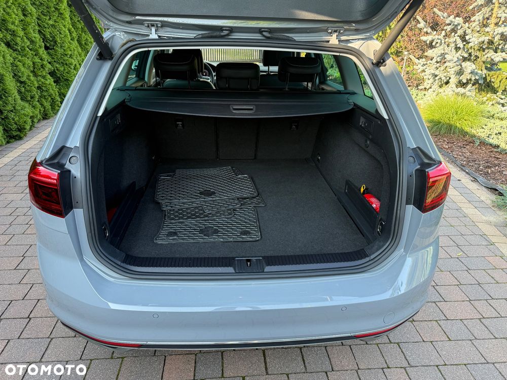 Volkswagen Passat 2.0 TSI Elegance DSG - 24