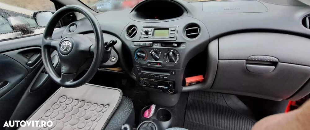 Toyota Yaris - 4