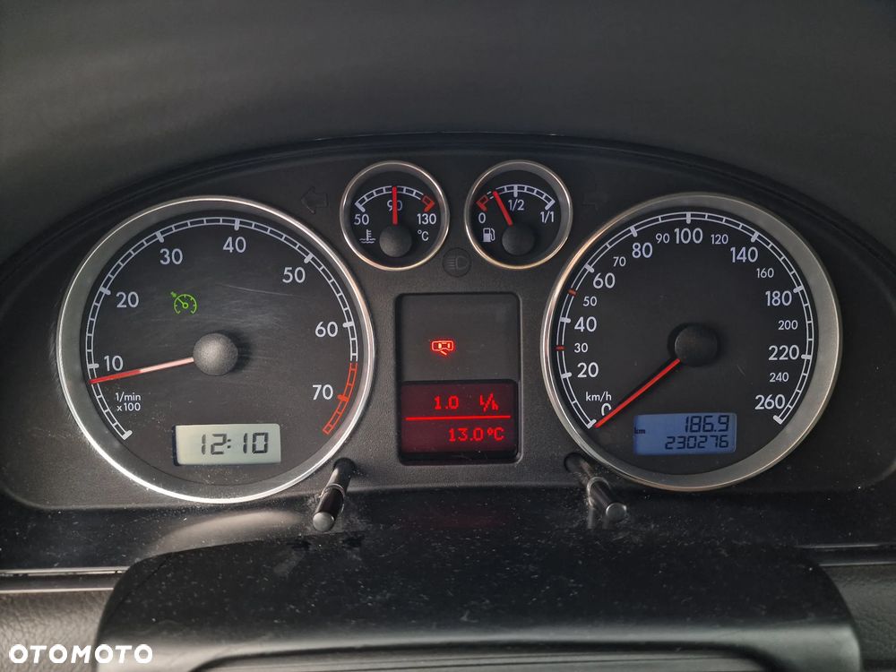 Volkswagen Passat 1.6 Exclusive - 6