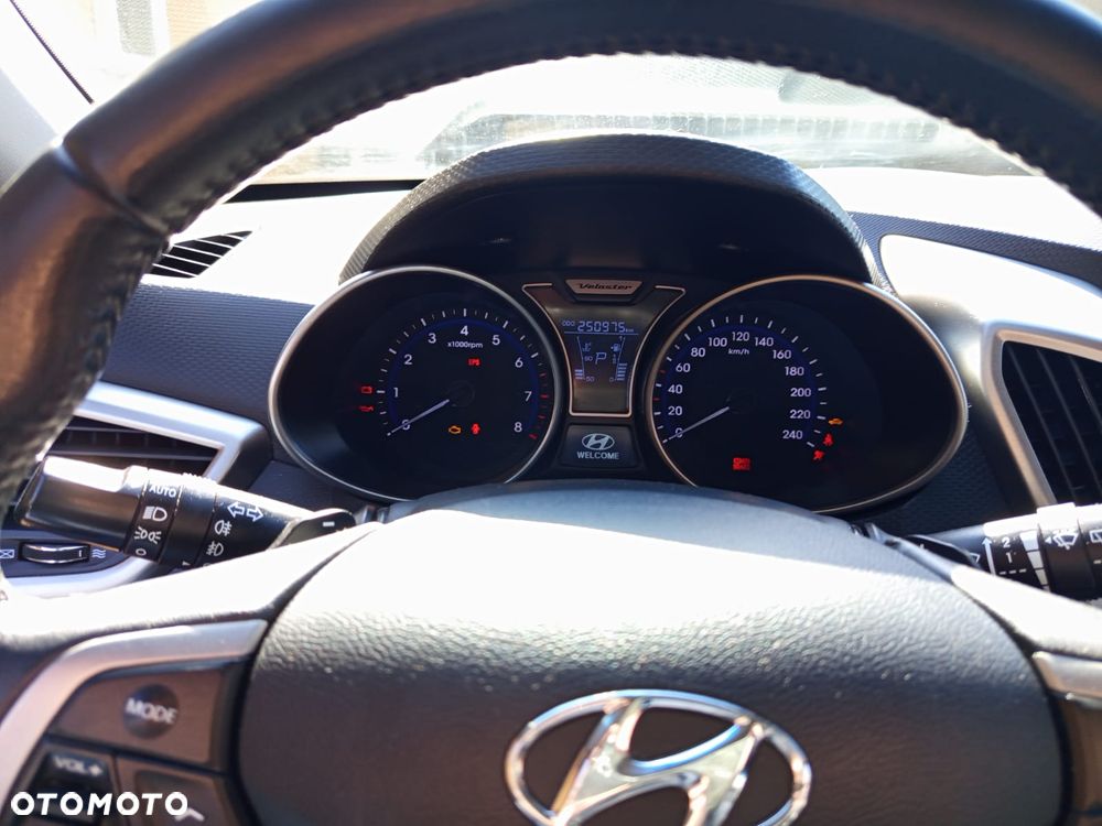 Hyundai Veloster 1.6 DCT Premium - 13