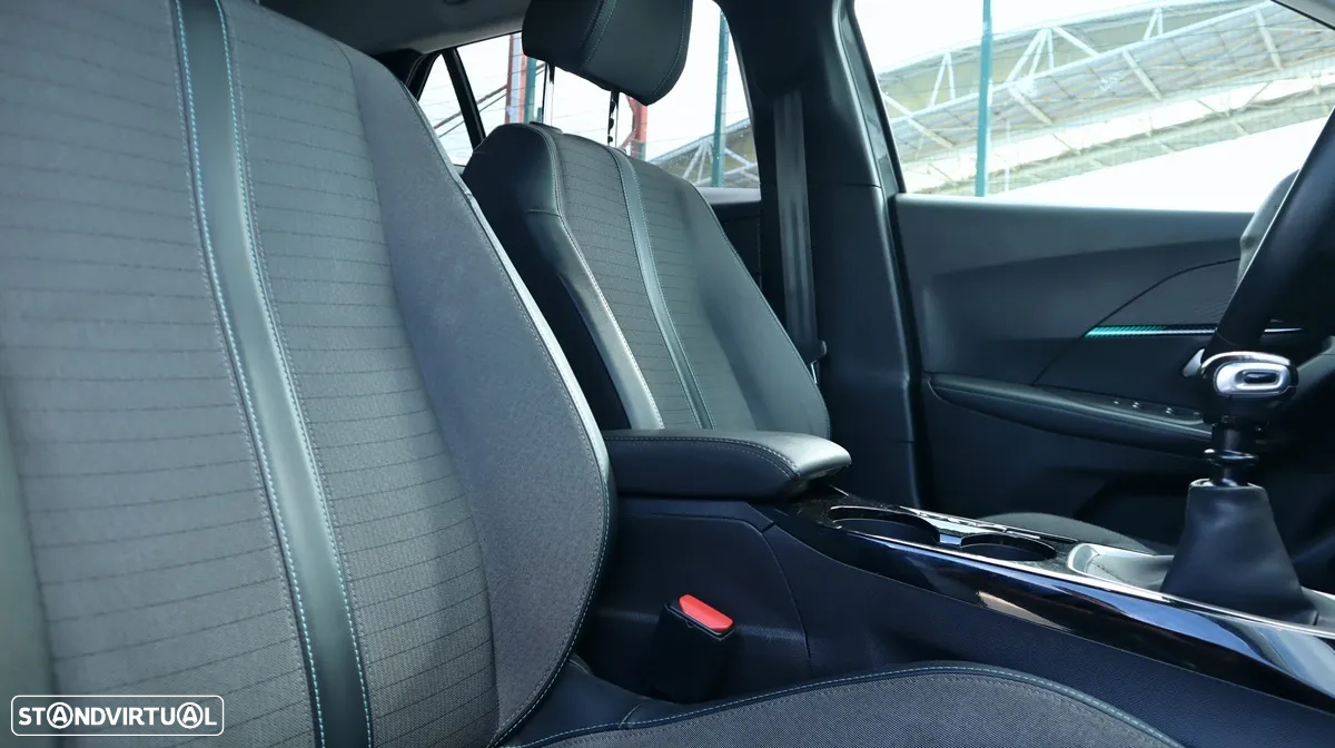 Peugeot 2008 1.2 PureTech Allure Pack - 45