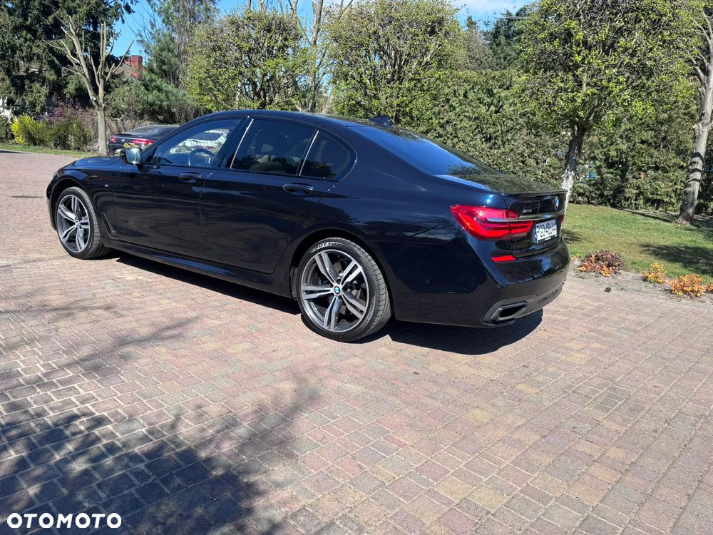BMW Seria 7 750i xDrive - 2