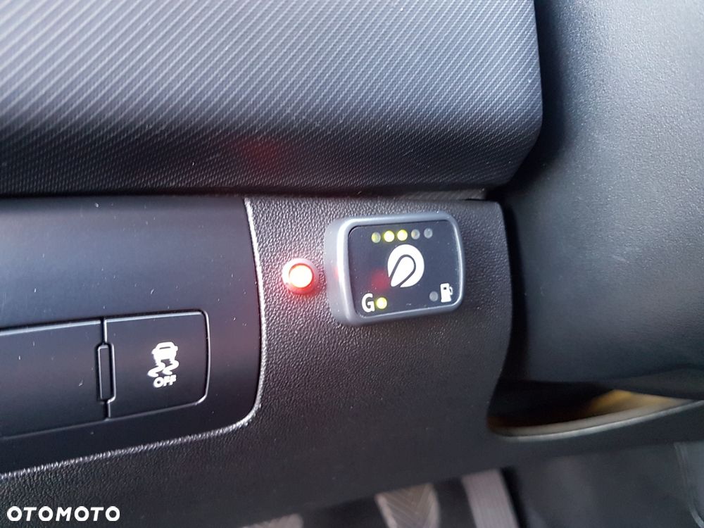 Kia Ceed 1.4 CVVT Dream-Team Edition - 34