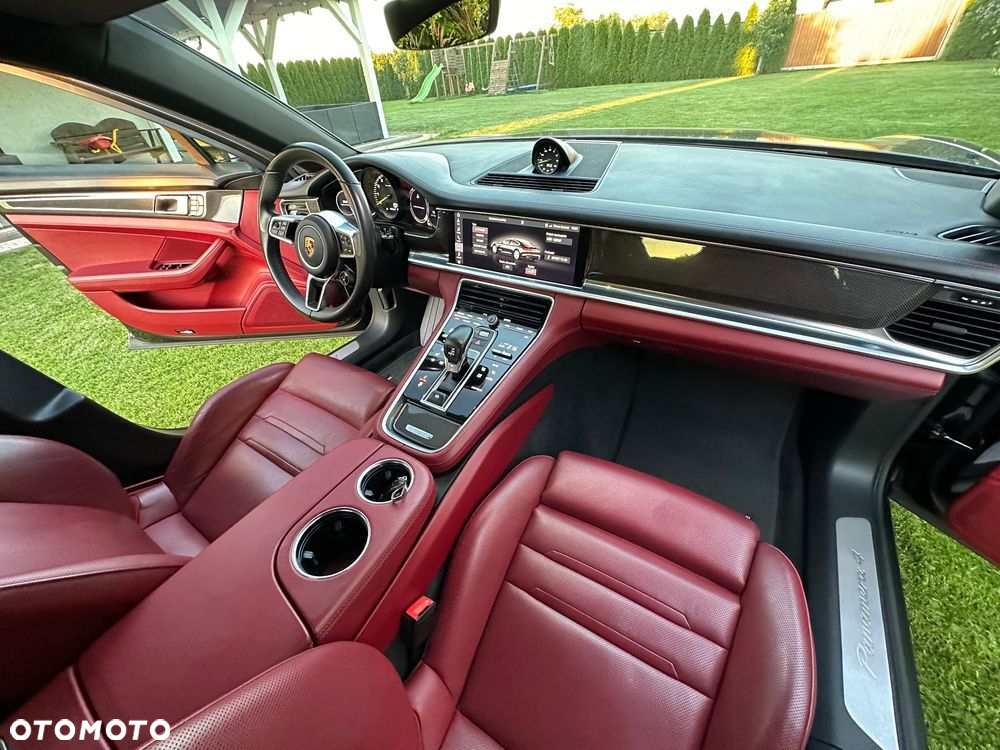 Porsche Panamera 4 E-Hybrid 10 Years Edition - 26
