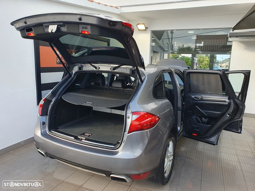 Porsche Cayenne S - 17