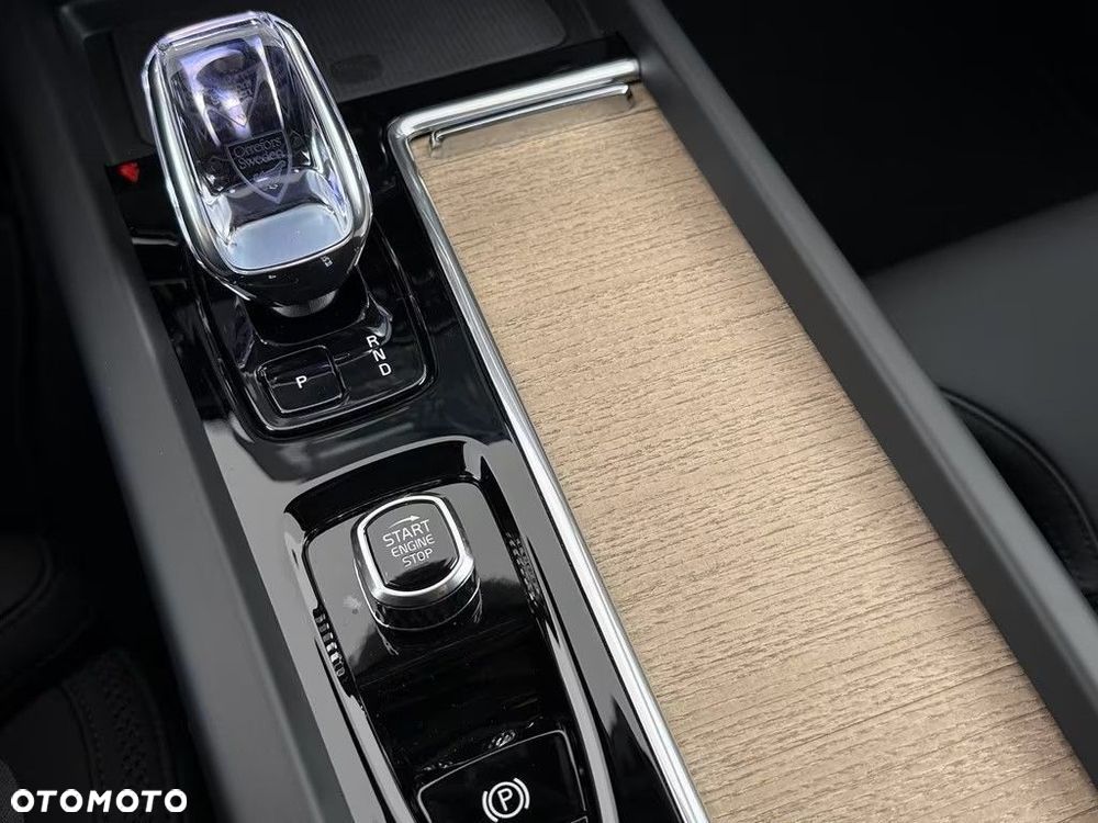 Volvo XC 60 T6 Plug-In Hybrid AWD Plus Bright - 18