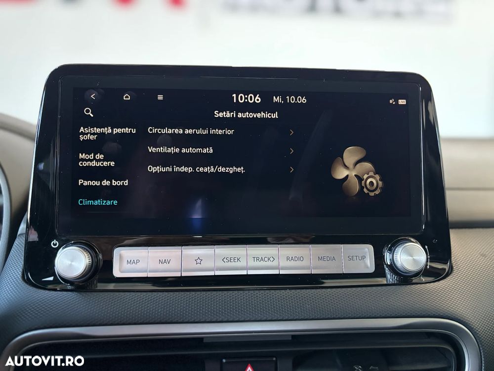 Hyundai KONA Select - 22