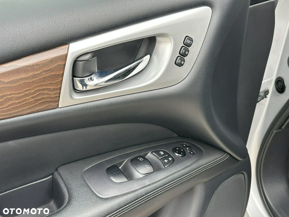 Nissan Pathfinder - 18