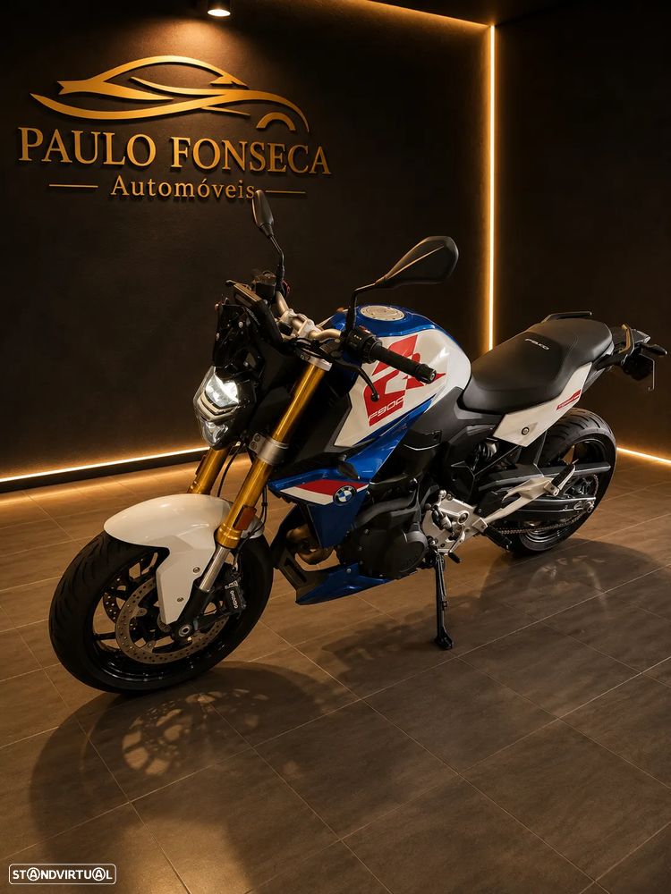 BMW F 900 R Tricolor - 4