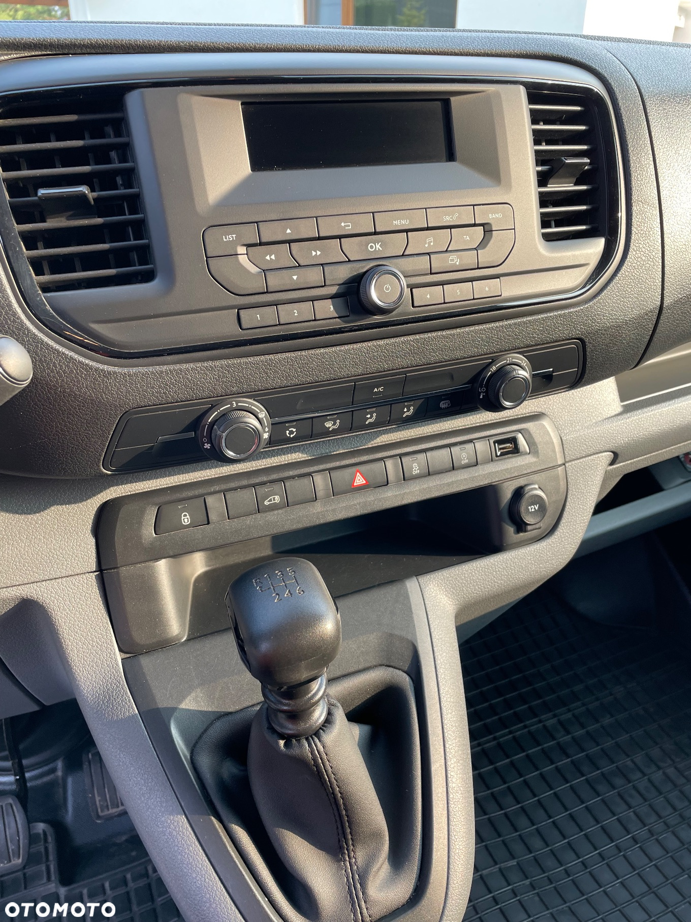 Peugeot Expert 2.0 BlueHDi Standard 3,0t Premium (bryg.) - 8