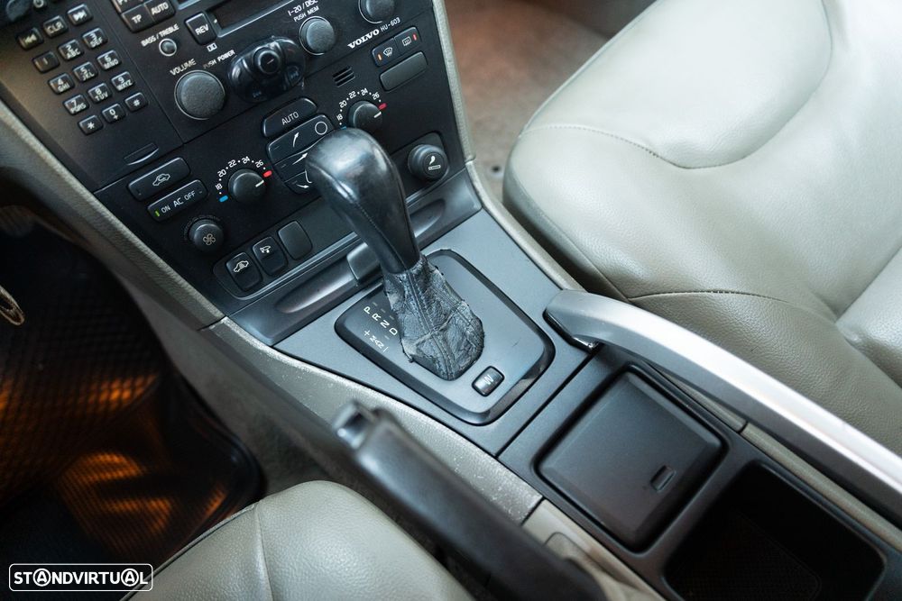 Volvo XC 70 D5 Nivel 2 Auto. - 11