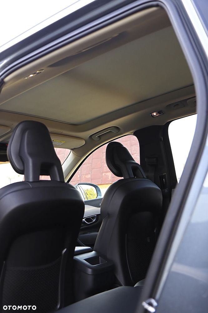 Volvo XC 90 T5 AWD Momentum - 23