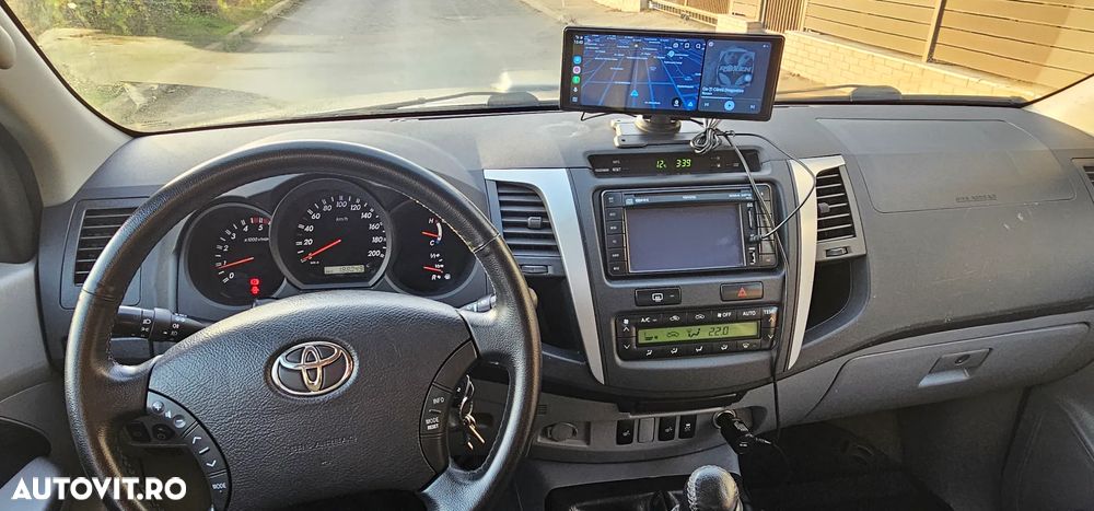 Toyota Hilux 4x4 Double Cab - 6