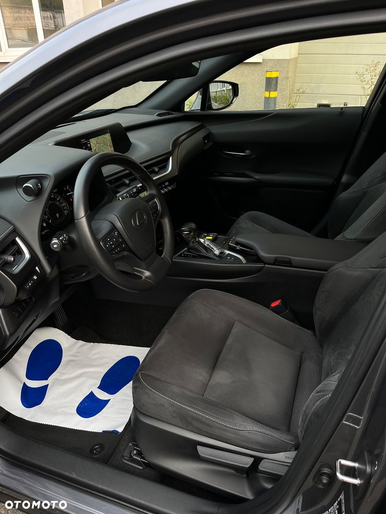 Lexus UX - 7