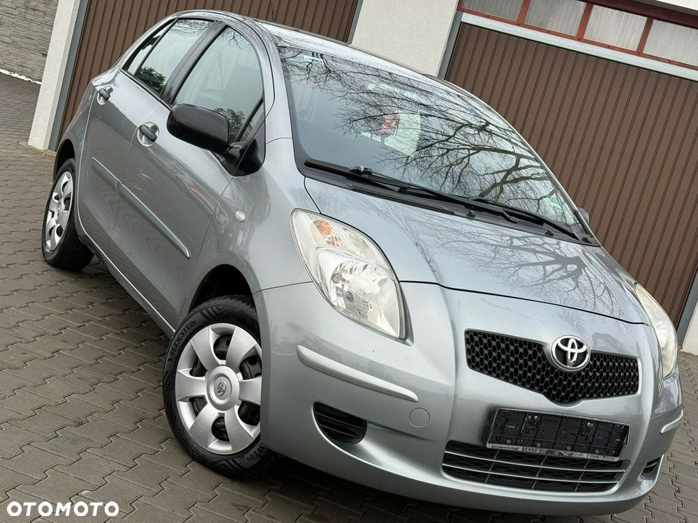 Toyota Yaris - 10