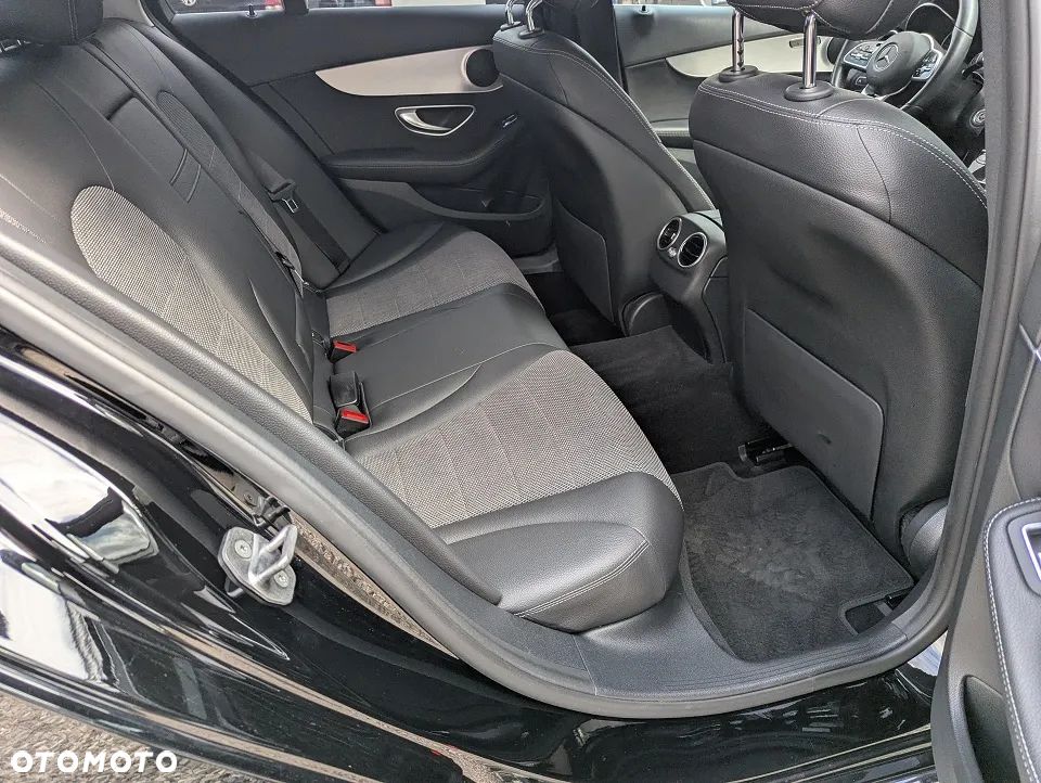 Mercedes-Benz Klasa C 220 d 4Matic 9G-TRONIC Avantgarde - 26