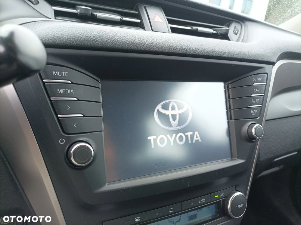 Toyota Avensis - 7