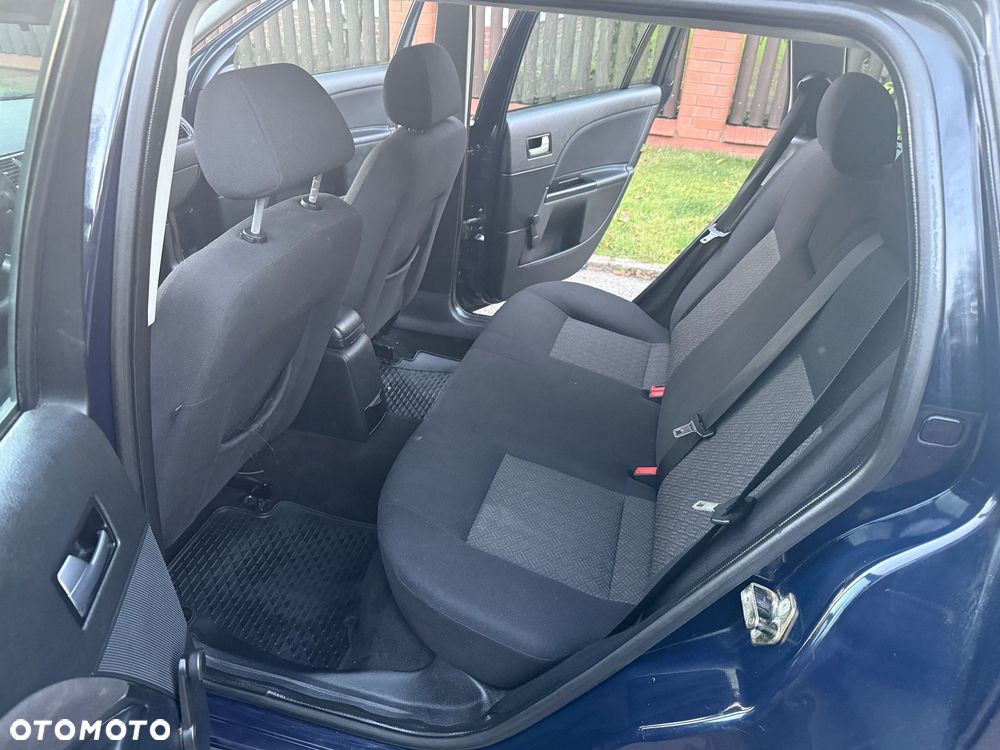 Ford Mondeo 1.8 Ambiente - 12